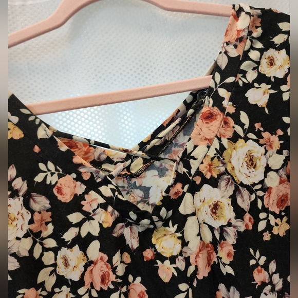 Try!This Floral Top - Picture 2 of 2